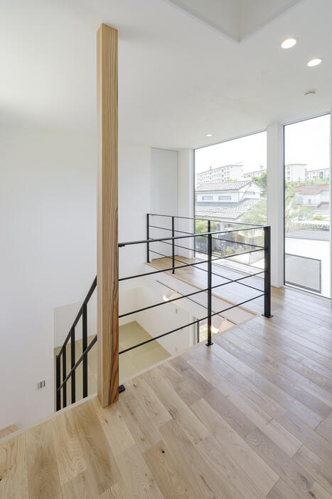 【宮崎の注文住宅】 街中の住宅密集なのにカーテンレスで暮らせる！住宅街に建てた極上リゾートハウス 写真