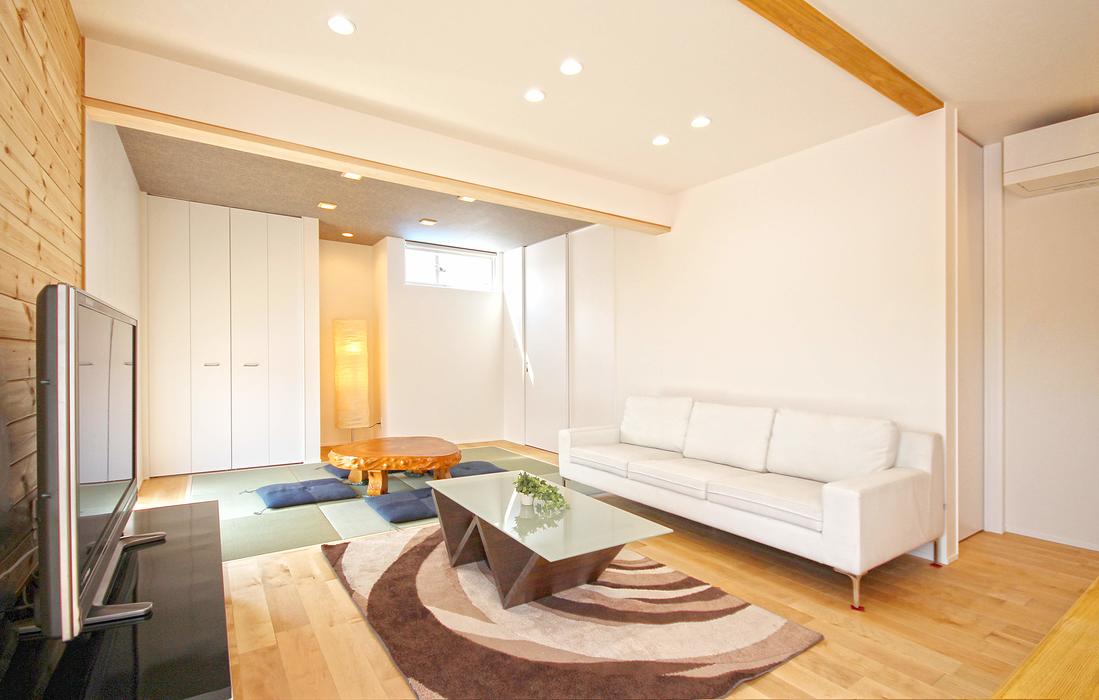 平屋｜建築家｜解放感｜ウッドデッキ｜中庭｜プライバシーの配慮と解放感を両立した家 写真