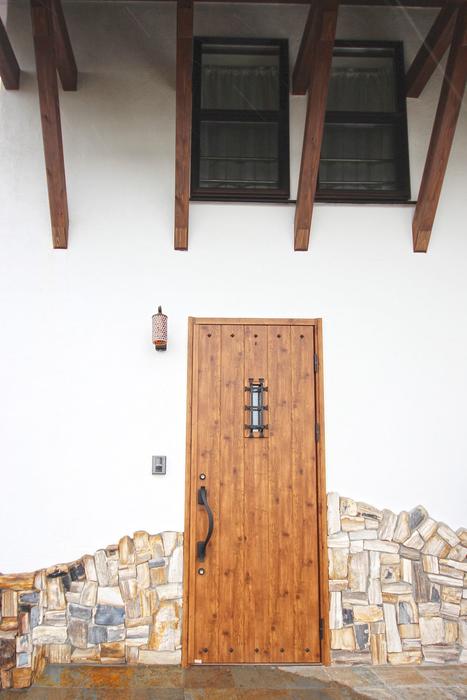 宮崎県｜吹き抜け｜自然素材｜ヨーロッパ調｜空間を活用した、５層の部屋が繋がる楽しい住まい 写真