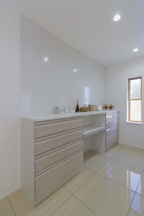 宮崎市｜平屋｜白壁｜動線｜多彩な動線で暮らしやすい白壁の平屋 写真