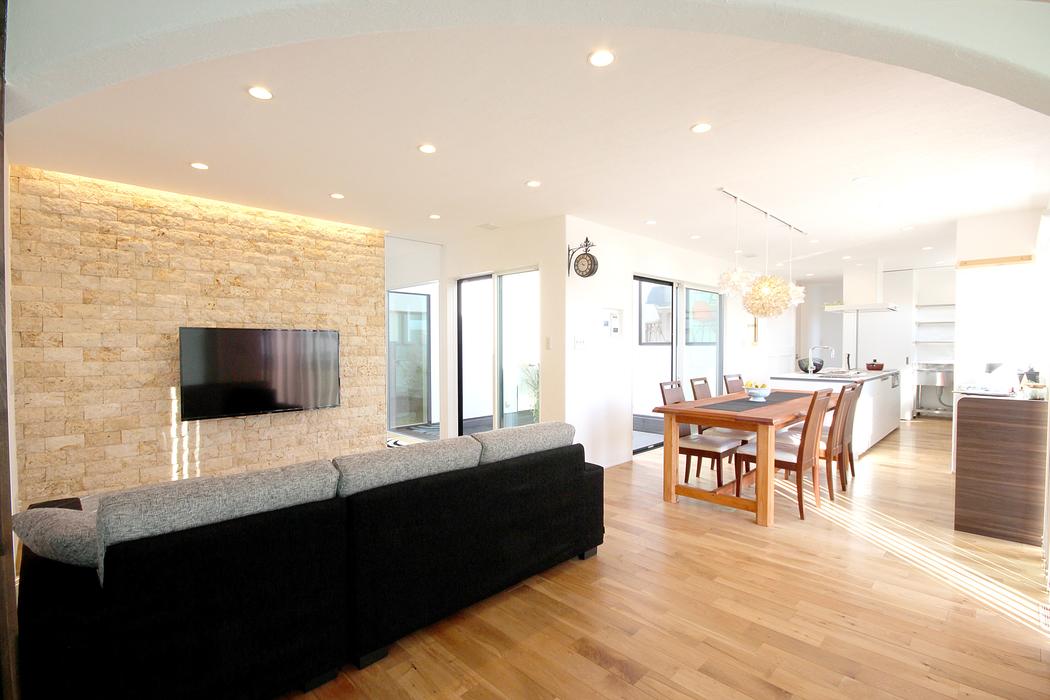 宮崎市｜中庭｜採光｜シンプルモダン｜パッシブデザイン｜光と空気が集まる家 写真