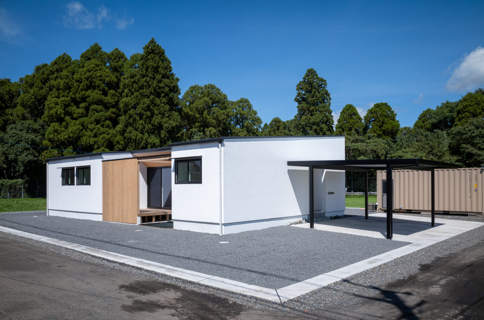 【宮崎の注文住宅】 家族の想いと素材の美しさが調和する、上質な平屋 写真