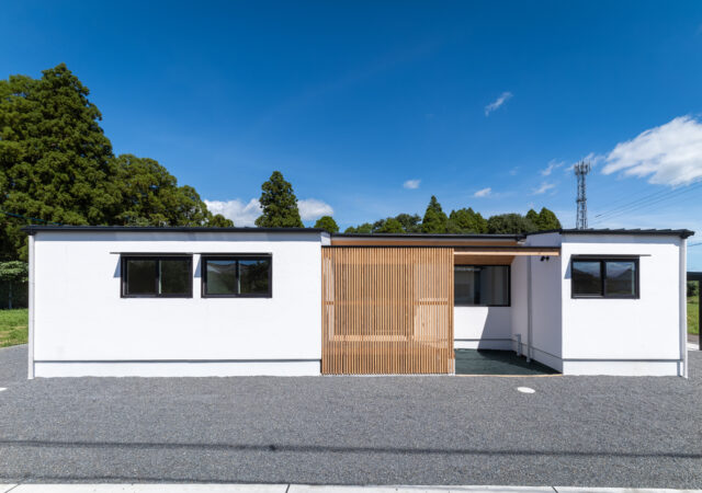 【宮崎の注文住宅】 家族の想いと素材の美しさが調和する、上質な平屋
