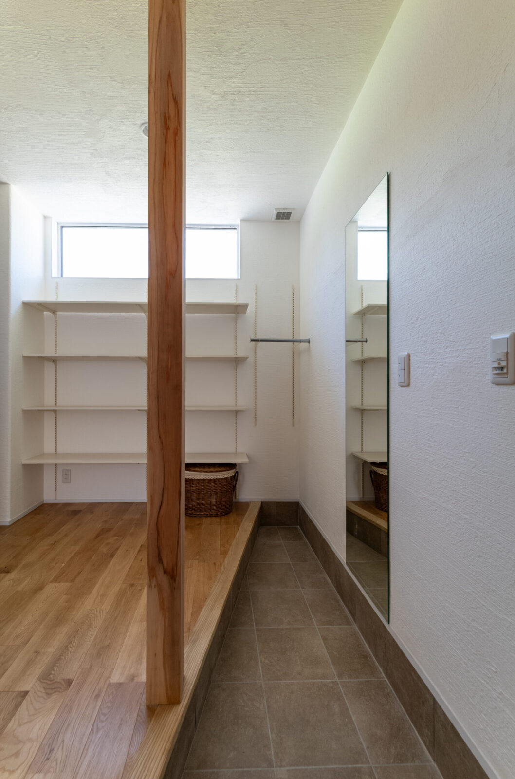 【宮崎の注文住宅】 家族の想いと素材の美しさが調和する、上質な平屋 写真