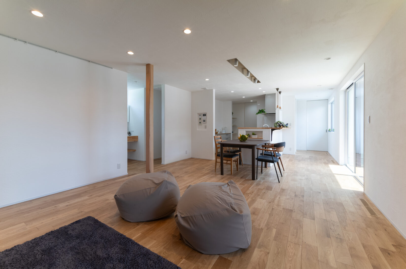 【宮崎の注文住宅】 家族の想いと素材の美しさが調和する、上質な平屋 写真