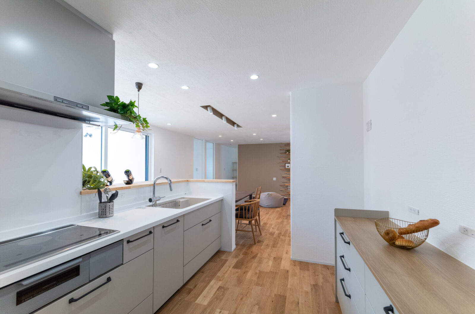 【宮崎の注文住宅】 家族の想いと素材の美しさが調和する、上質な平屋 写真