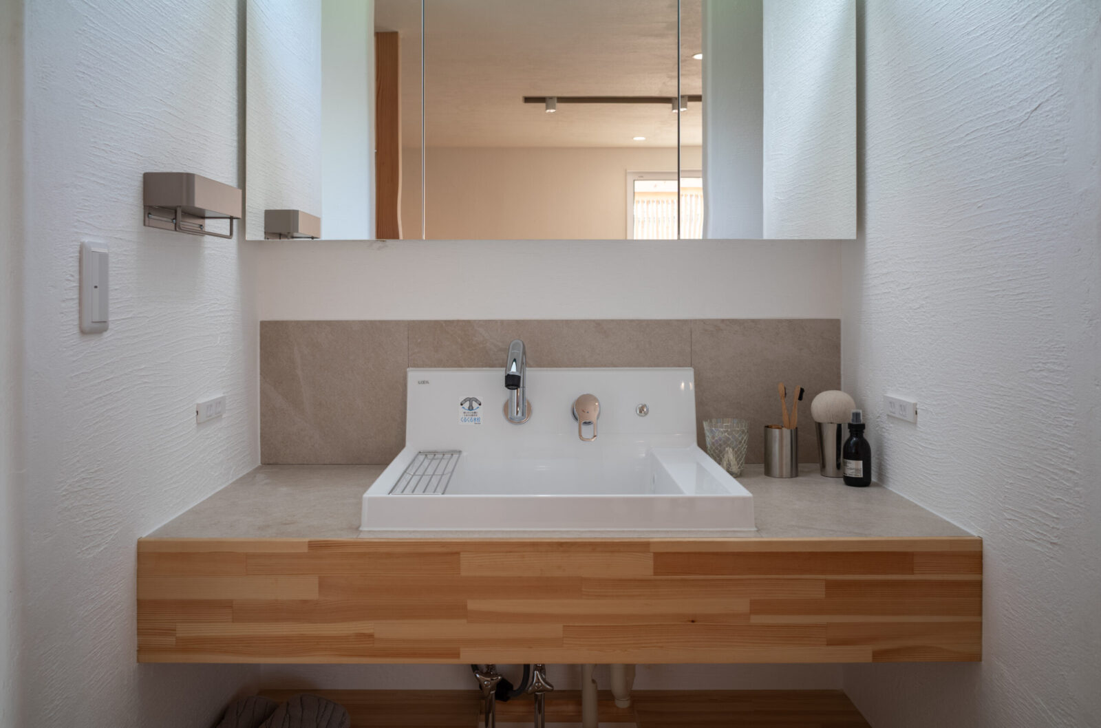 【宮崎の注文住宅】 家族の想いと素材の美しさが調和する、上質な平屋 写真