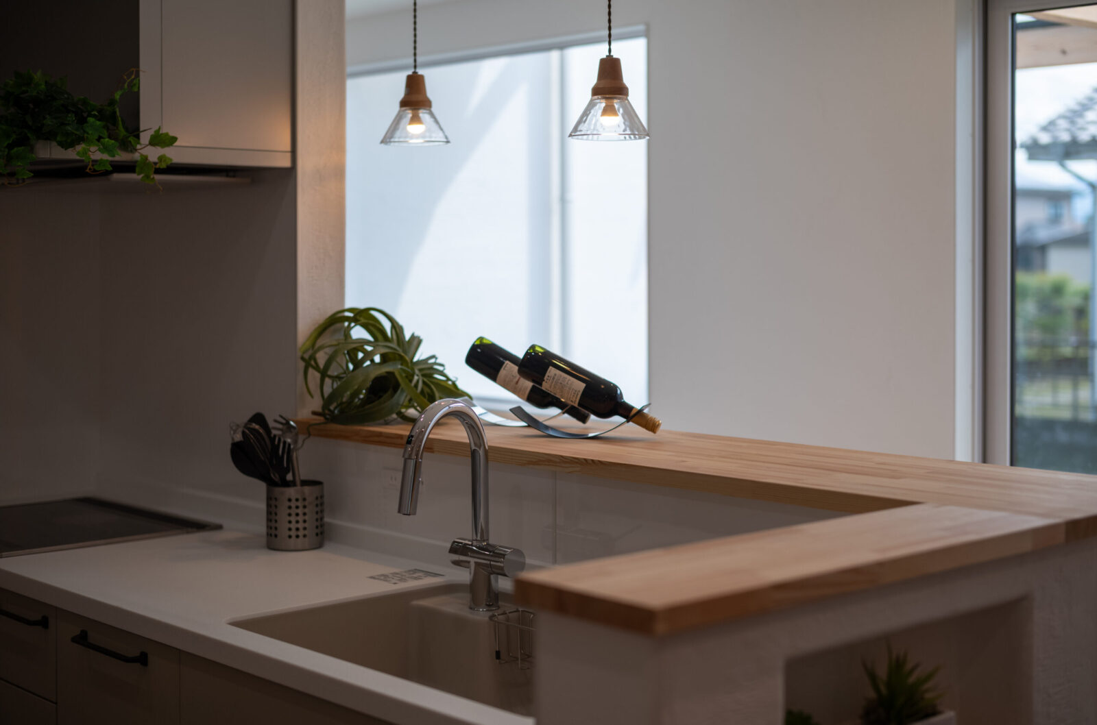 【宮崎の注文住宅】 家族の想いと素材の美しさが調和する、上質な平屋 写真