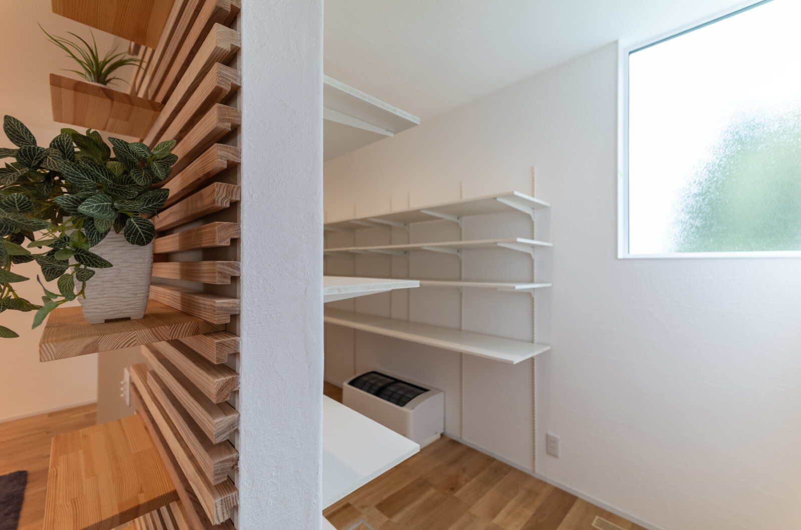 【宮崎の注文住宅】 家族の想いと素材の美しさが調和する、上質な平屋 写真