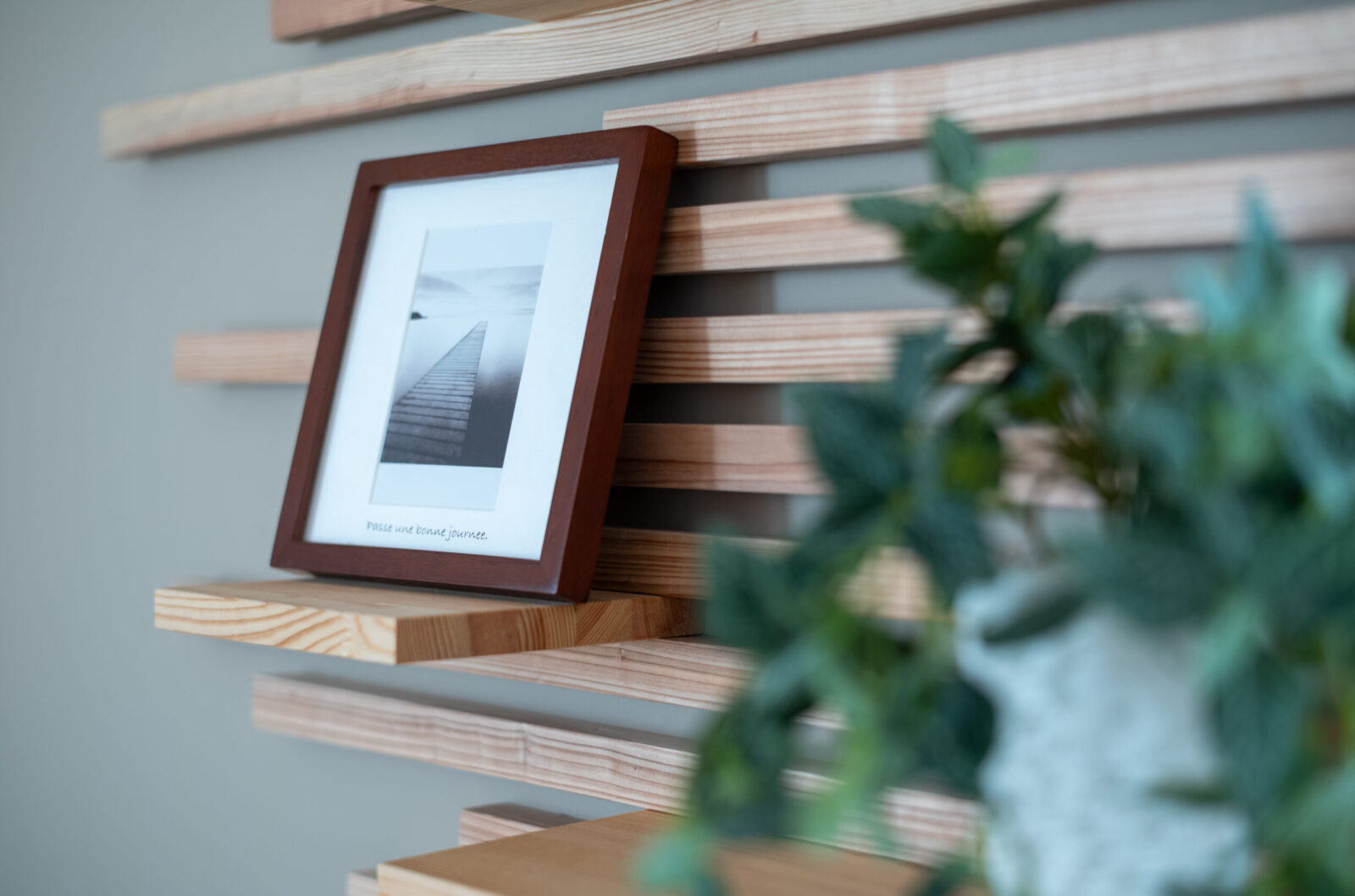 【宮崎の注文住宅】 家族の想いと素材の美しさが調和する、上質な平屋 写真