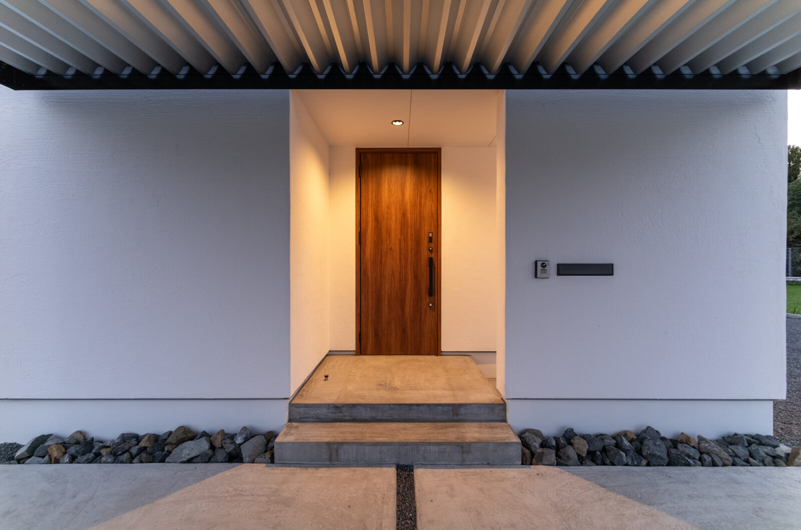 【宮崎の注文住宅】 家族の想いと素材の美しさが調和する、上質な平屋 写真