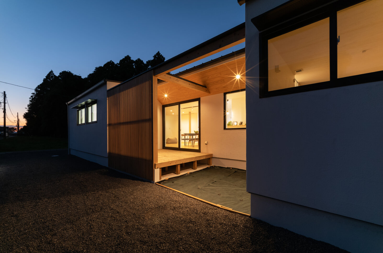 【宮崎の注文住宅】 家族の想いと素材の美しさが調和する、上質な平屋 写真