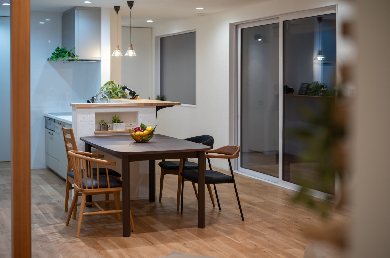 【宮崎の注文住宅】 家族の想いと素材の美しさが調和する、上質な平屋 写真