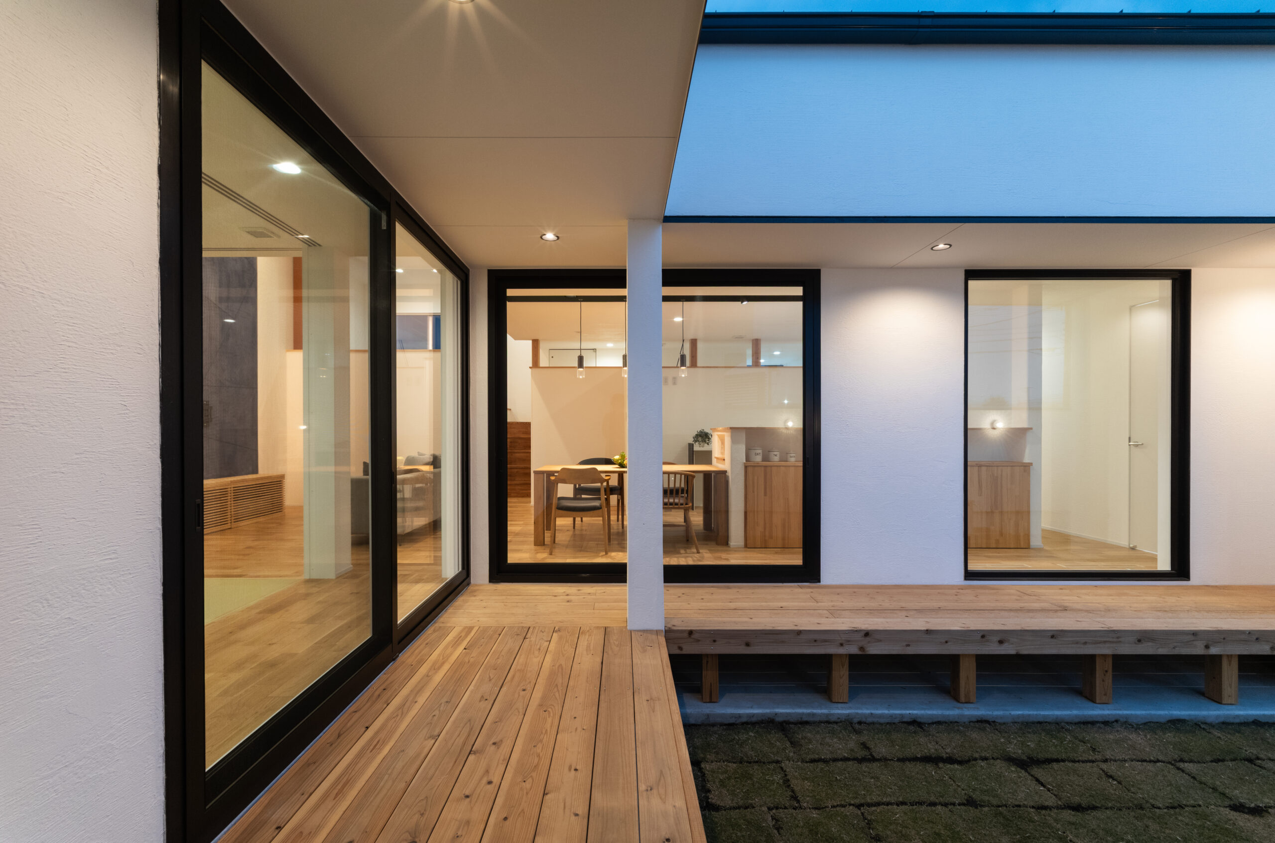 リビングと繋がる中庭