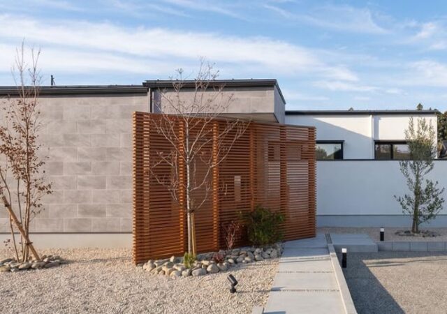 【宮崎の注文住宅】 40代、大人の平屋／落ち着いた和モダンな色彩で整えるインテリア