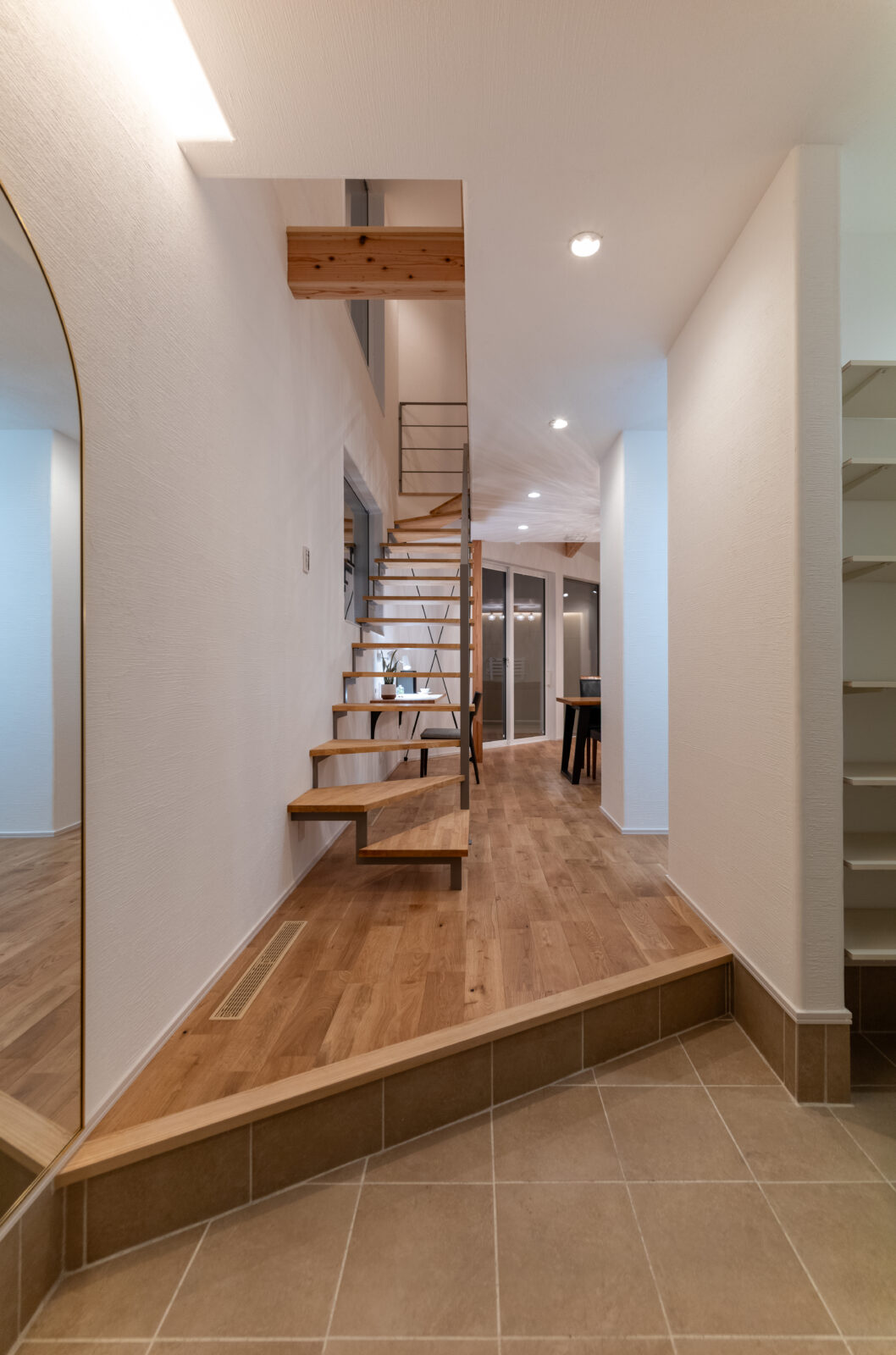 住宅密集地でも「光」と「プライバシー」を両立する家|宮崎市 写真