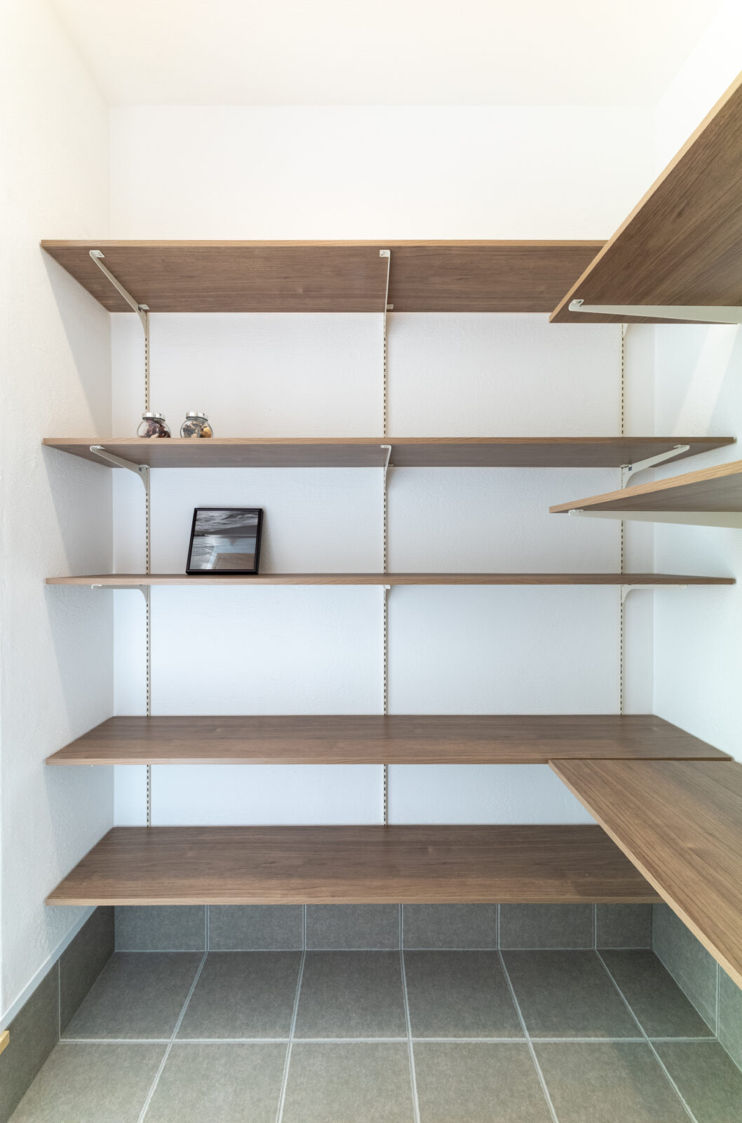 廊下をなくして、家族の空間をもっと豊かに。無駄のない「神動線」でゆったり暮らすミニマルな平屋 写真