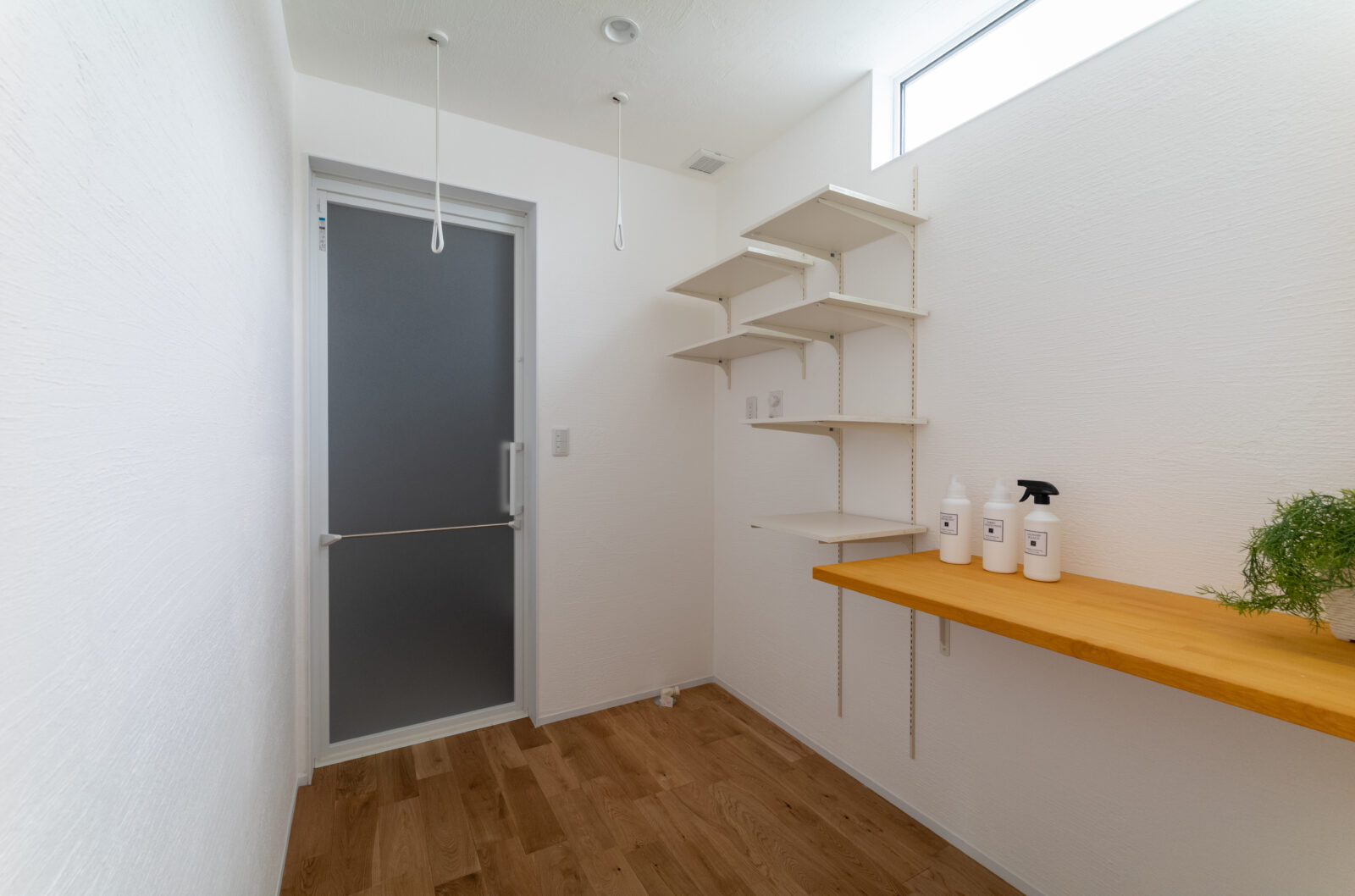 廊下をなくして、家族の空間をもっと豊かに。無駄のない「神動線」でゆったり暮らすミニマルな平屋 写真