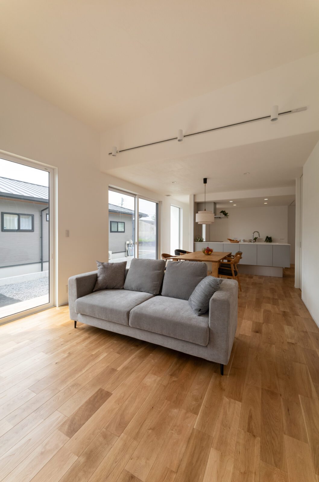 廊下をなくして、家族の空間をもっと豊かに。無駄のない「神動線」でゆったり暮らすミニマルな平屋 写真