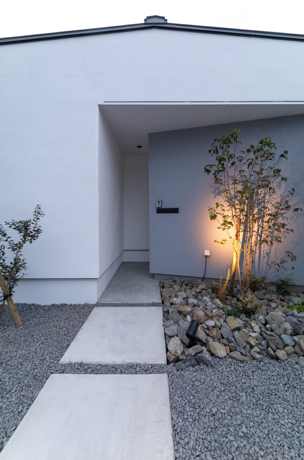 廊下をなくして、家族の空間をもっと豊かに。無駄のない「神動線」でゆったり暮らすミニマルな平屋 写真