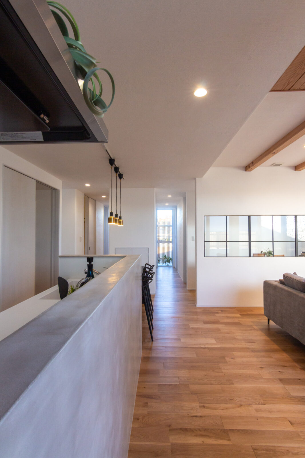 田園風景を絵画のように楽しむ特等席。内と外の境界をなくした、伸びやかな平屋暮らし 写真