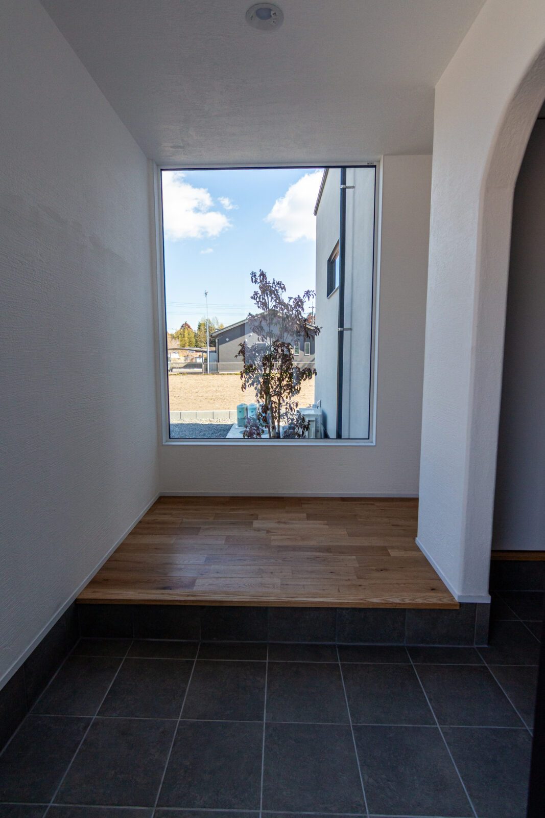 田園風景を絵画のように楽しむ特等席。内と外の境界をなくした、伸びやかな平屋暮らし 写真