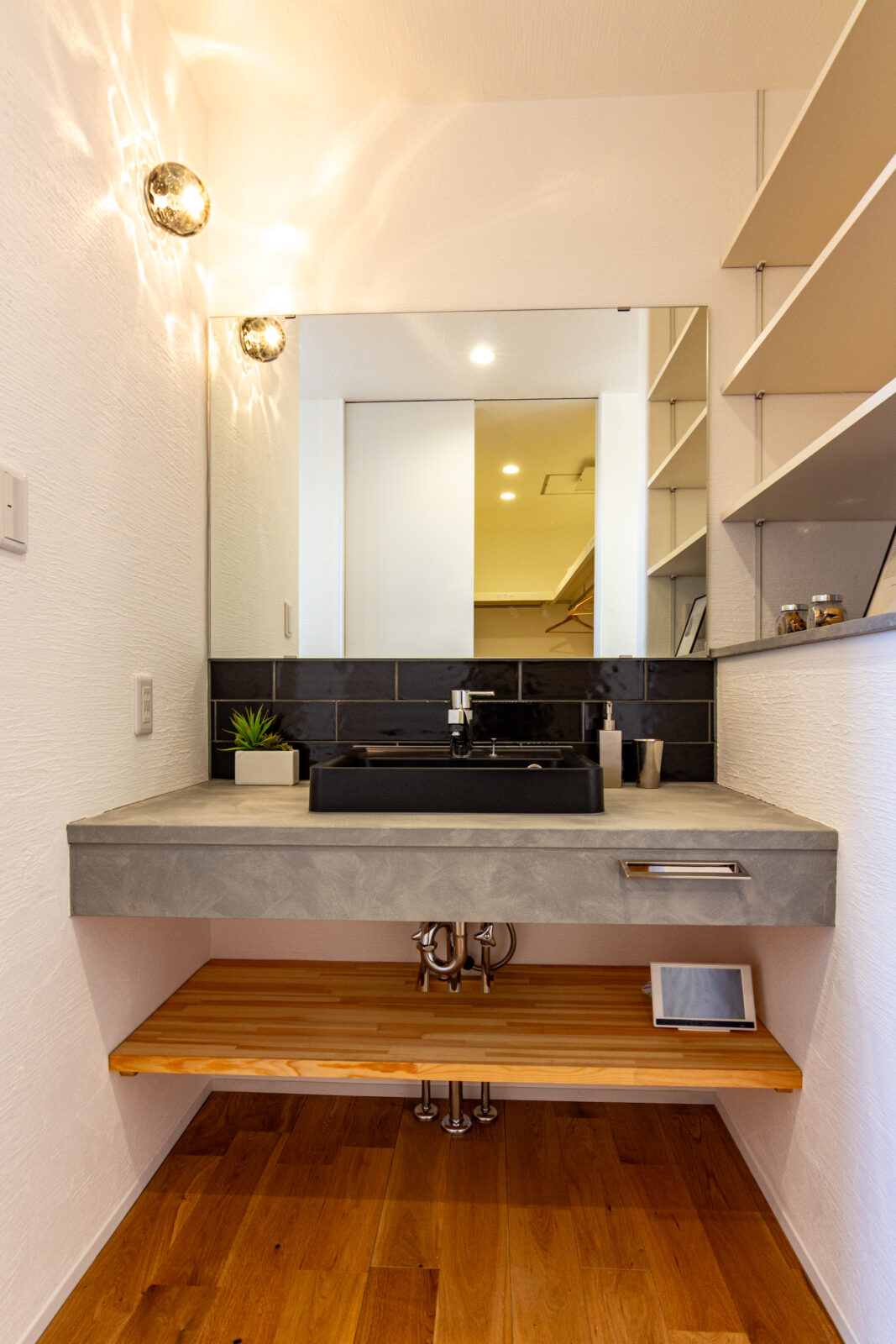 田園風景を絵画のように楽しむ特等席。内と外の境界をなくした、伸びやかな平屋暮らし 写真