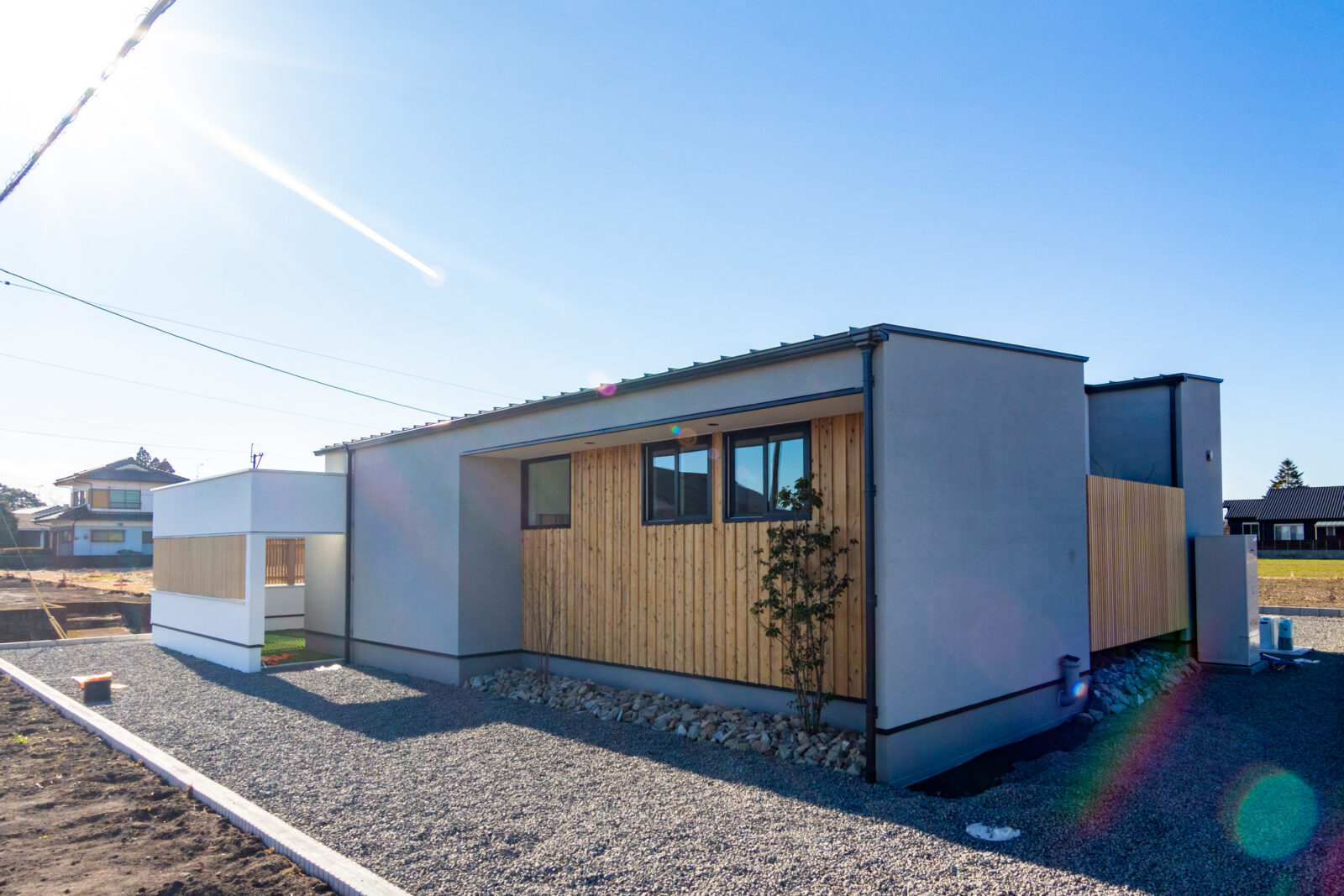 田園風景を絵画のように楽しむ特等席。内と外の境界をなくした、伸びやかな平屋暮らし 写真