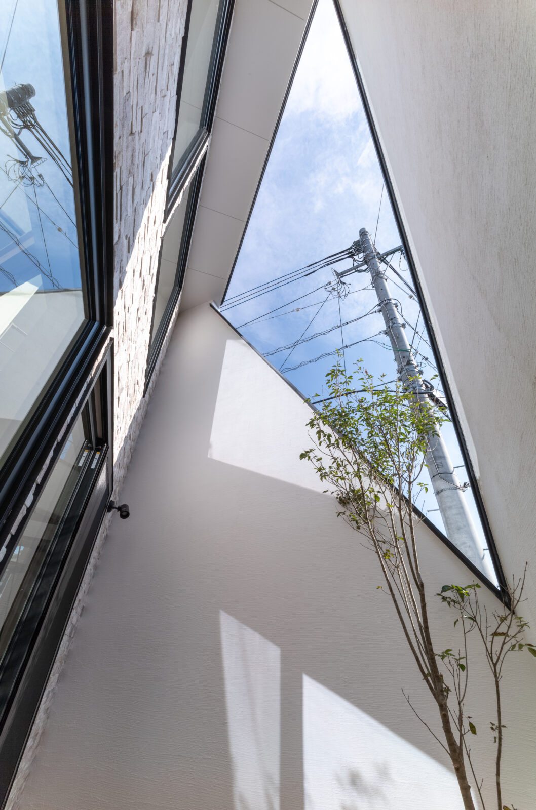 住宅密集地でも「光」と「プライバシー」を両立する家|宮崎市 写真