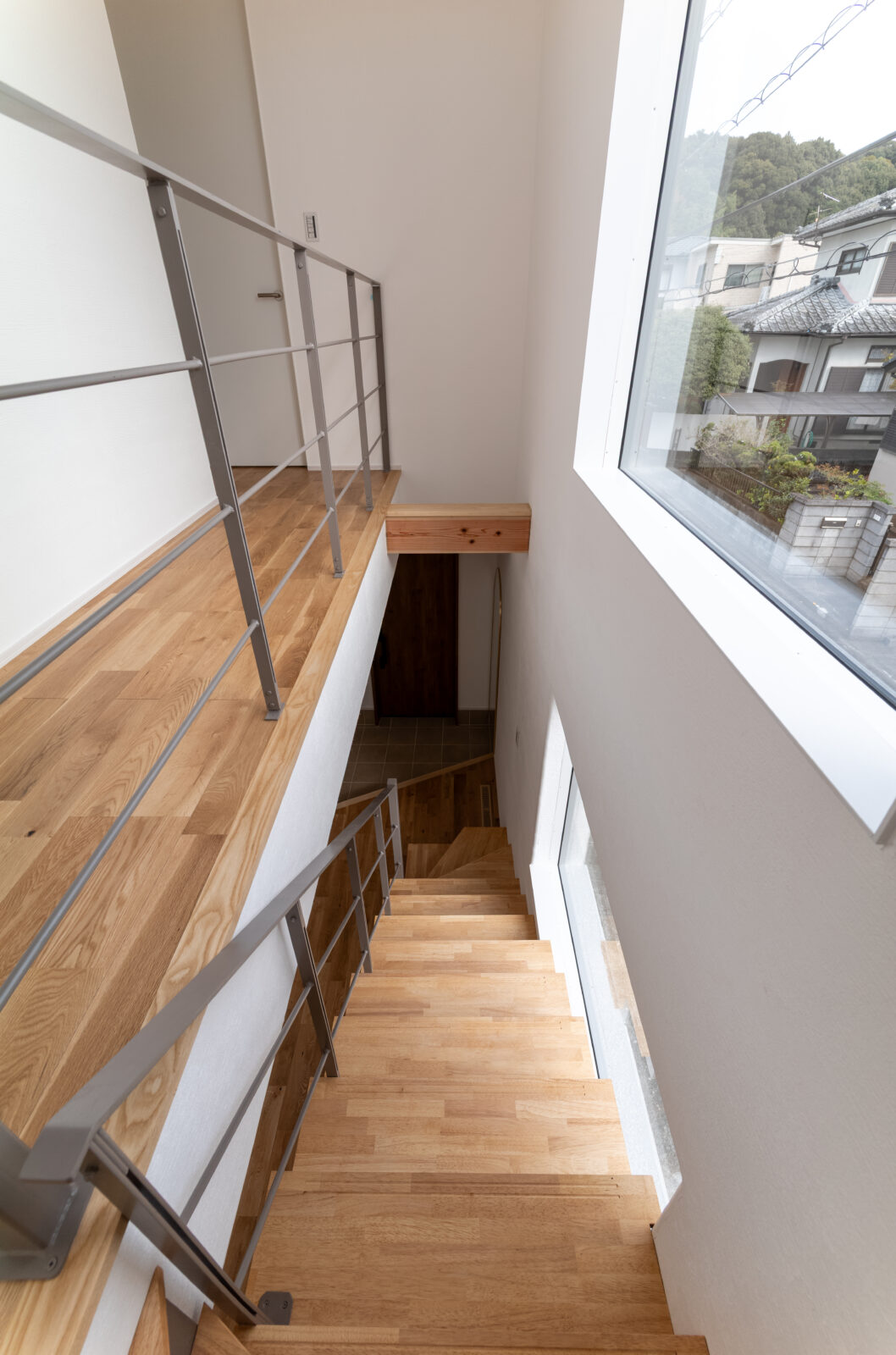 住宅密集地でも「光」と「プライバシー」を両立する家|宮崎市 写真